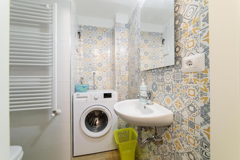 Stazione Treni - Wi-Fi & Netflix Cozy Space Apartment Salerno Exterior photo